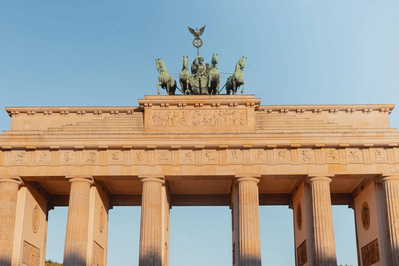 The Brandenburg Gate at sunset, the marathon starts and finishes on Straße des 17. Juni immediately beside it.